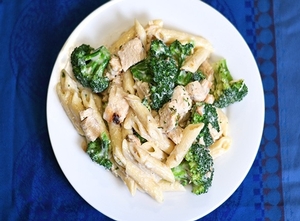 >Chicken and Broccoli Alfredo Photo 1